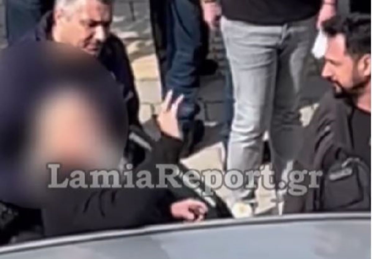 Σε έξαλλη κατάσταση ο ιερέας έκανε άσεμνες χειρονομίες στους αστυνομικούς