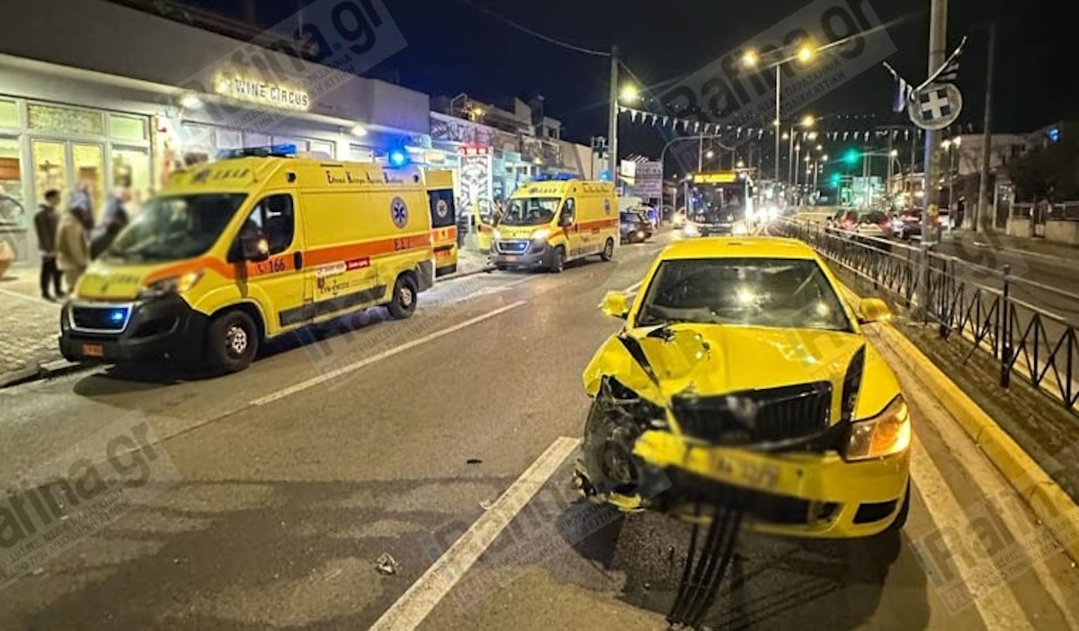 Το ταξί μετά το τροχαίο στο Πικέρμι