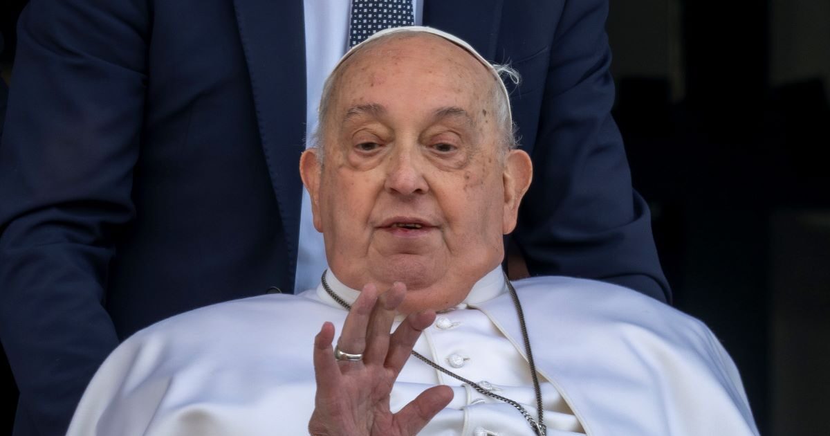 Pope Francis: Gradually, he wins his speech back – praying for the victims of the beast earthquake in Myanmar