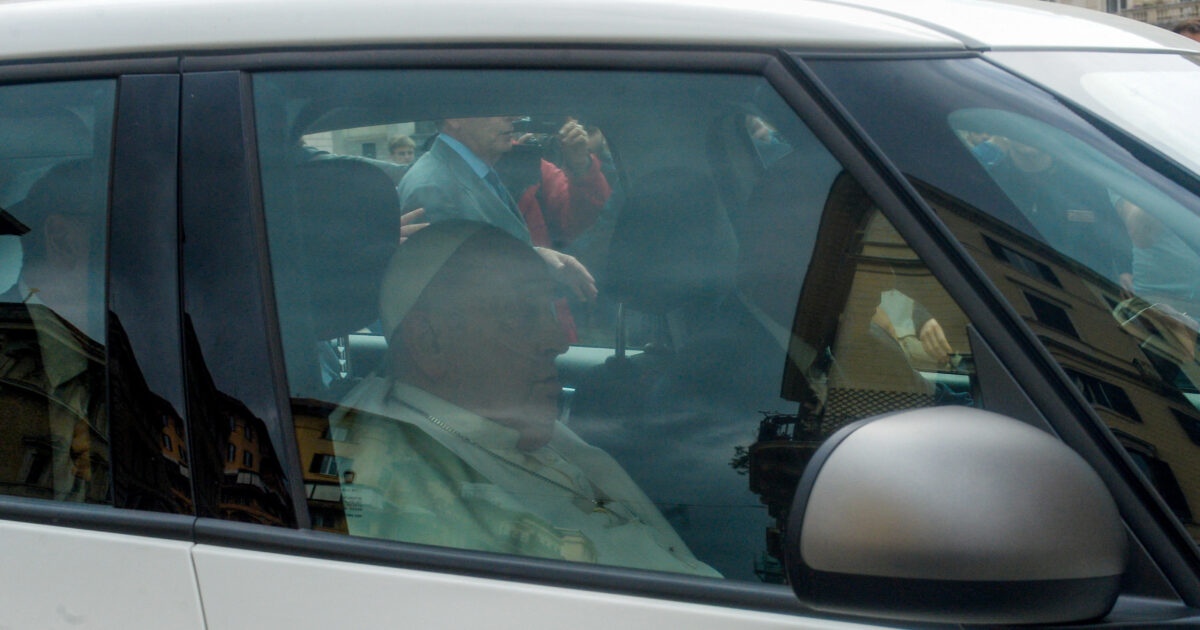 Pope Francis returned to the Vatican – passed before the Royal Church of Rome and prayed