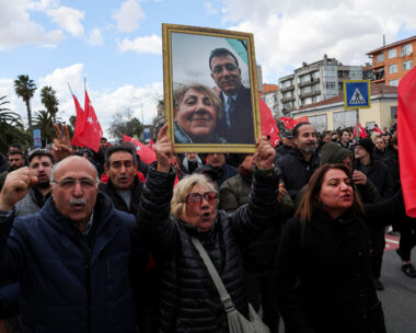 Διαδηλώσεις υπέρ του Ιμάμογλου σε όλη την Τουρκία