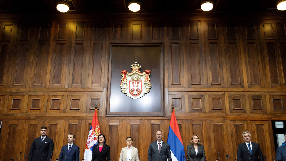 Σέρβοι βουλευτές παρευρίσκονται στην εναρκτήρια συνεδρίαση της φετινής εαρινής κοινοβουλευτικής σύγκλησης