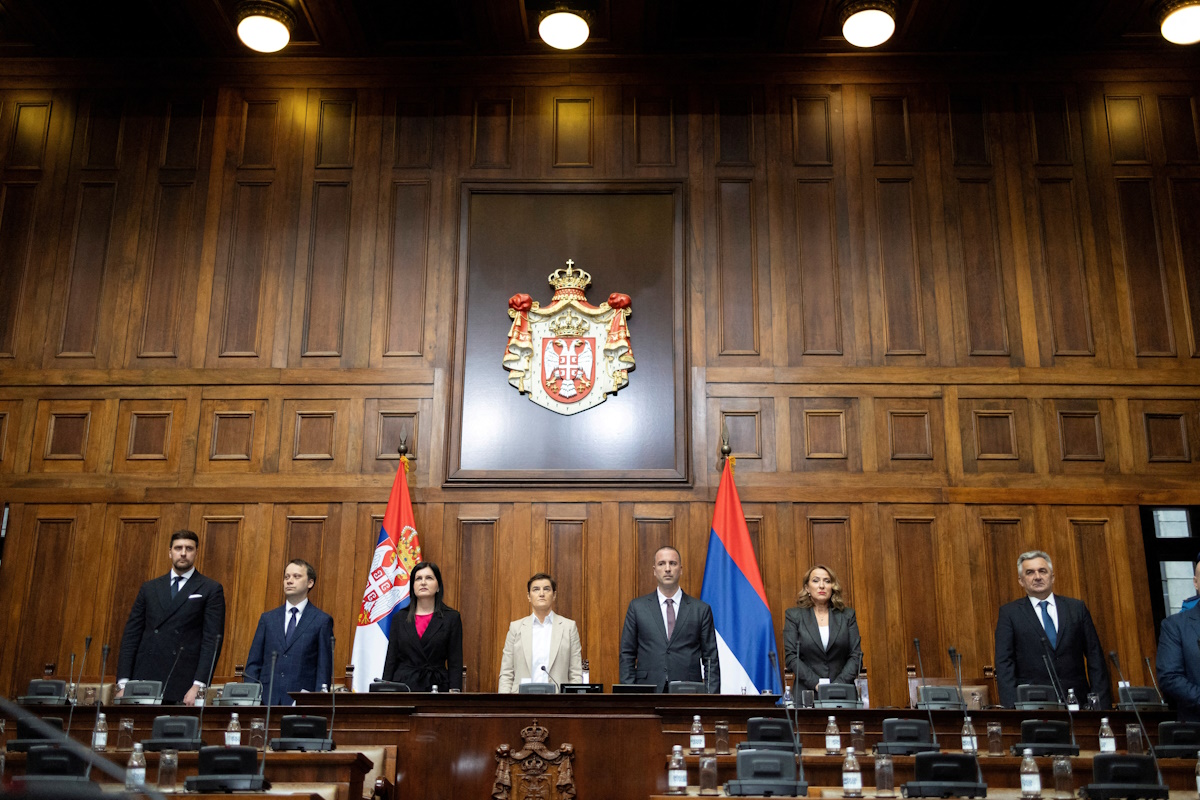 Σέρβοι βουλευτές παρευρίσκονται στην εναρκτήρια συνεδρίαση της φετινής εαρινής κοινοβουλευτικής σύγκλησης