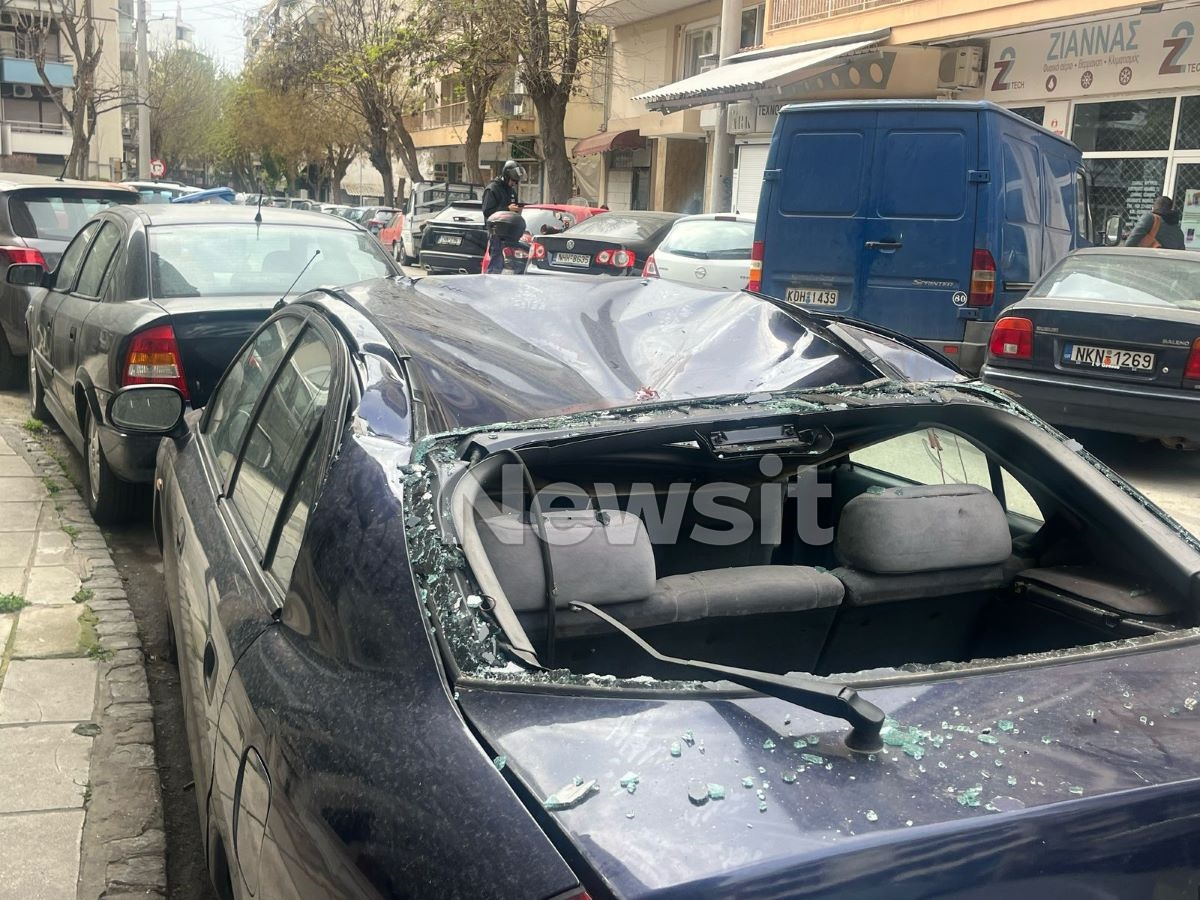 Γυναίκα έπεσε από μπαλκόνι και προσγειώθηκε πάνω σε παρκαρισμένο αυτοκίνητο