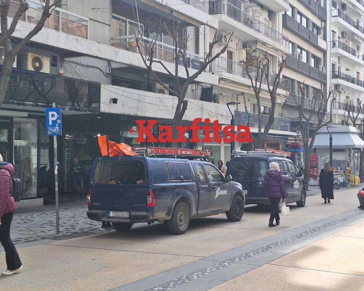 Συνεργείο της ΔΕΔΔΗΕ σε δρόμο της Θεσσαλονίκης