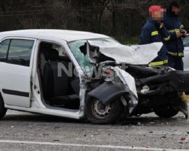Σμπαράλια έγινε ένα από τα οχήμτα που ενεπλάκησαν στο σοβαρό τροχαίο στην Κατεχάκη