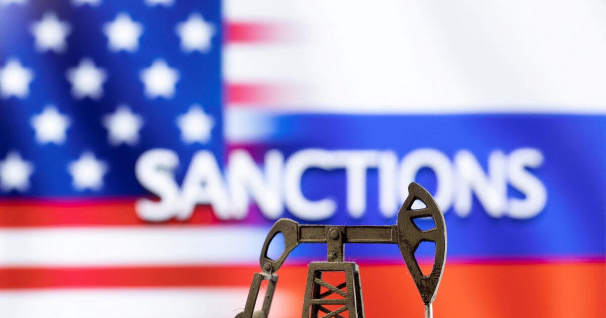 The Commission is watching the US plan for duties in Russian oil and does not “follow”