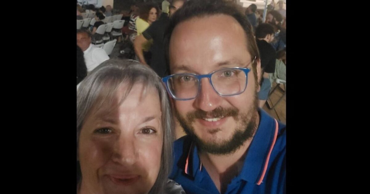 Vasilis Kalogirou: The moving post of his mother – “such days of 1985, as a priceless gift, I kept you in my arms for the first time”