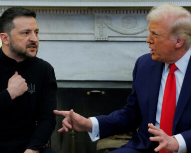 Ο Ουκρανός πρόεδρος, Βολοντίμιρ Ζελένσκι και ο Αμερικανός πρόεδρος, Ντόναλντ Τραμπ στο Οβάλ Γραφείο
