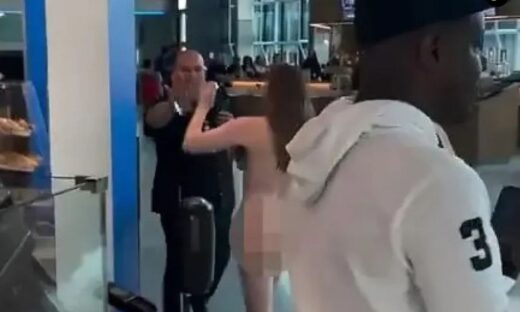 Γυναίκα σε κατάσταση αμόκ στο αεροδρόμιο του Ντάλας