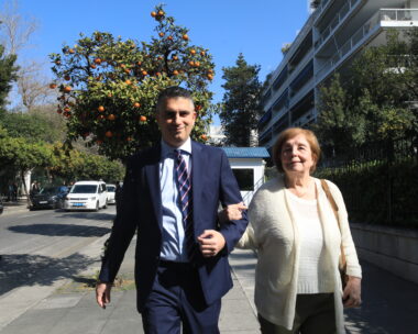 Ο Χρίστος Δήμας με τη μητέρα του