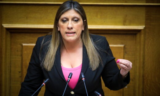 Η Ζωή Κωνσταντοπούλου στο βήμα της Βουλής