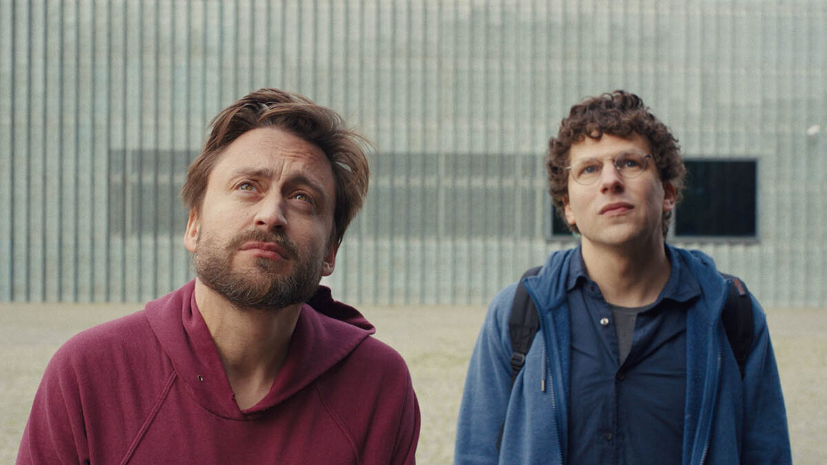 Kieran Culkin and Jesse Eisenberg in A REAL PAIN. Photo Courtesy of Searchlight Pictures, © 2024 Searchlight Pictures All Rights Reserved.