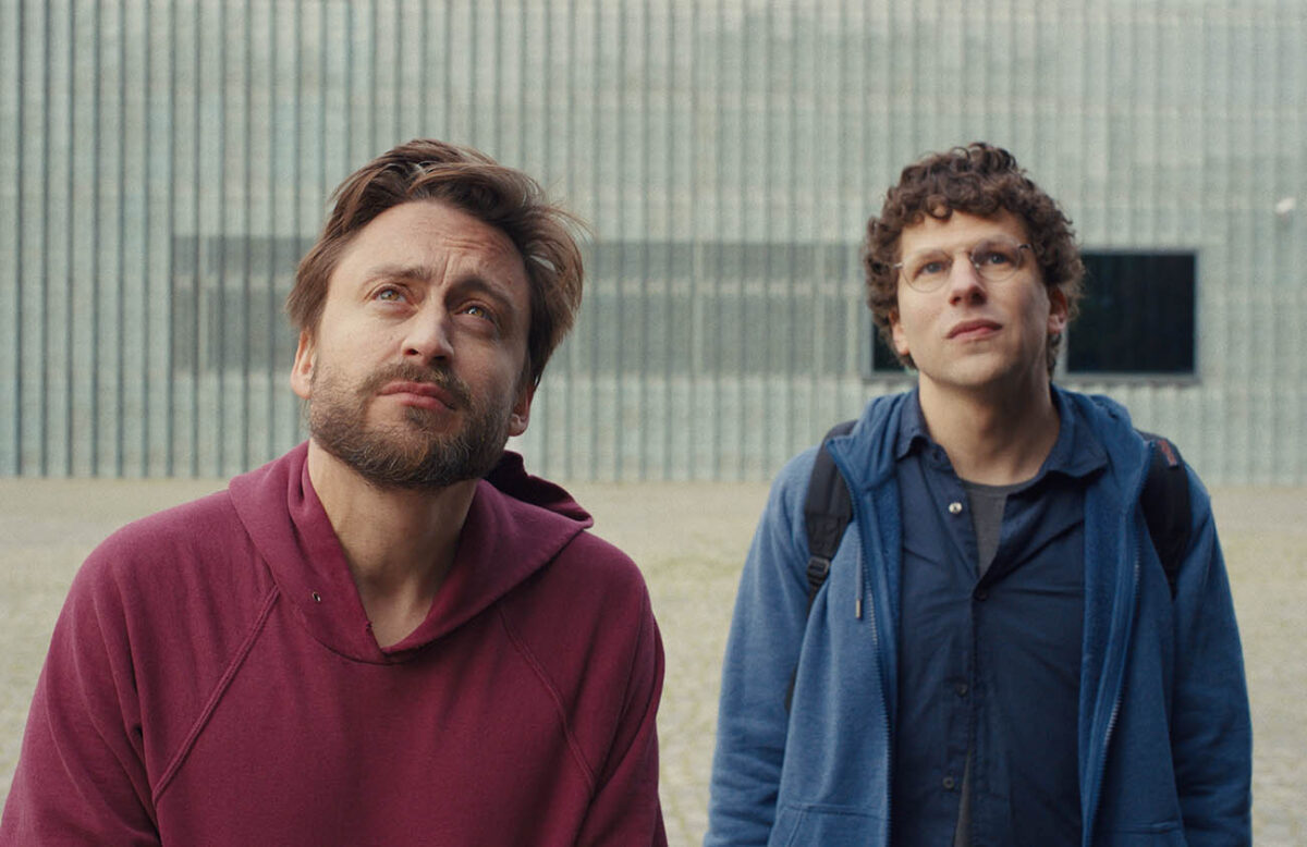 Kieran Culkin and Jesse Eisenberg in A REAL PAIN. Photo Courtesy of Searchlight Pictures, © 2024 Searchlight Pictures All Rights Reserved.