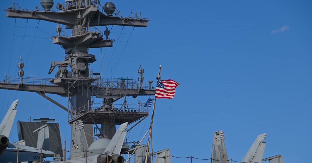 USA: Fighter aircraft fell from an American aircraft carrier and sank into the Red Sea