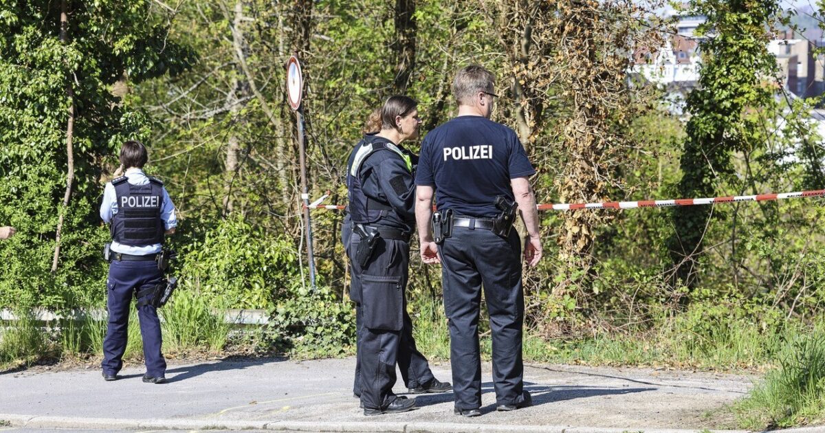 Germany: Police officer shot and killed a young man who stabbed the employees and customers of a club