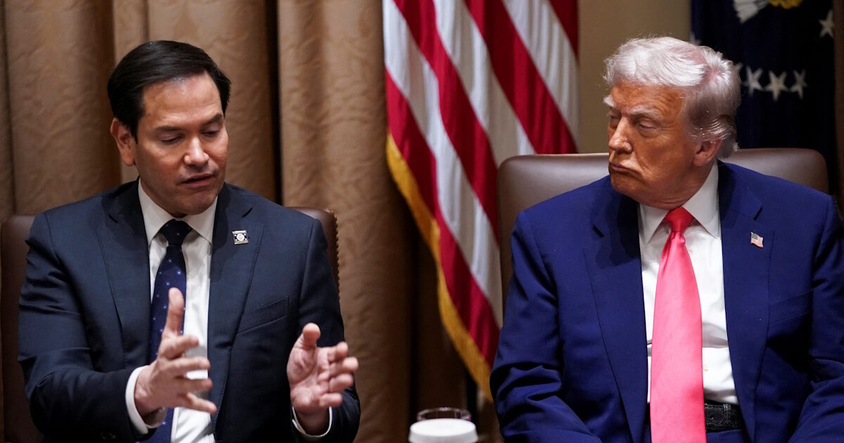 Trump “checks” the budget and the State Department
