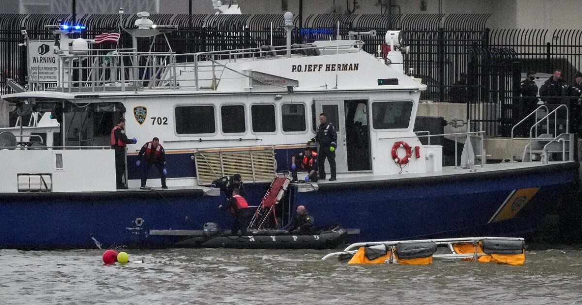 New York: Dead all 6 occupants in the helicopter crashed on the Hudson River