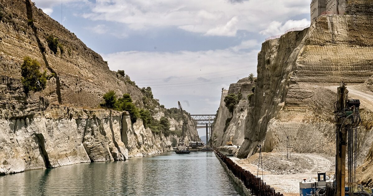 Corpse of a woman was found to float in the Isthmus of Corinth