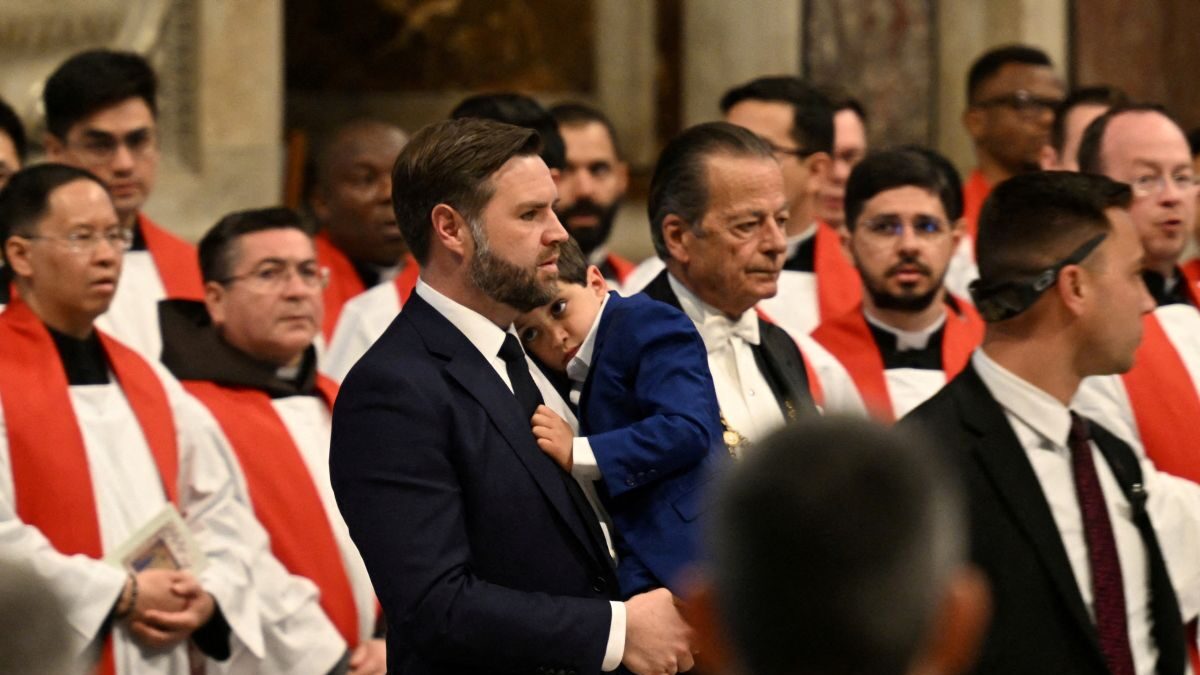 Ο Τζέι Ντι Βανς με τον γιο του