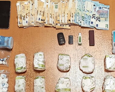 «Τσάκωσαν» 34χρονο που έκρυβε 2,5 κιλά κοκαΐνης κάτω από το τιμόνι του αυτοκινήτου του