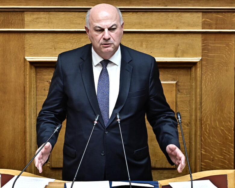 Ο Κώστας Τσιάρας καρατόμησε τον πρόεδρο του ΟΠΕΚΕΠΕ Νικόλαο Σαλάτα