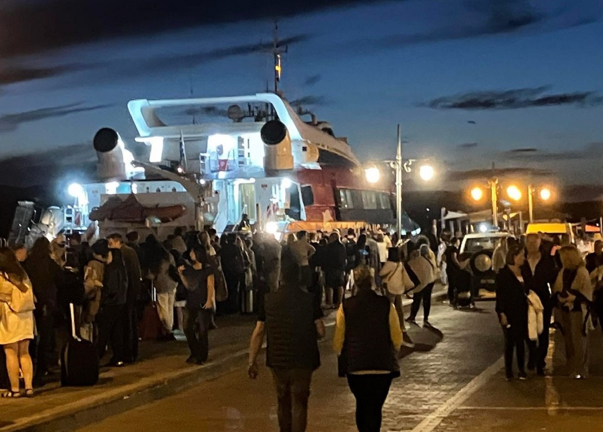 Έρευνες για εκρηκτικά σε πλοίο