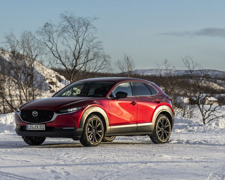 Mazda: Τα CX-30 πήγαν από τη Βαλτική στην Αρκτική με βιοκαύσιμα