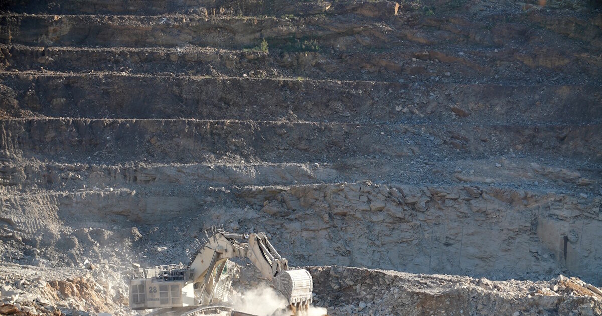 Canadian company filed the first request to the US for mining in international waters