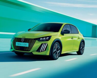 PEUGEOT E-208
