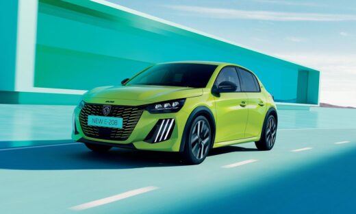 PEUGEOT E-208