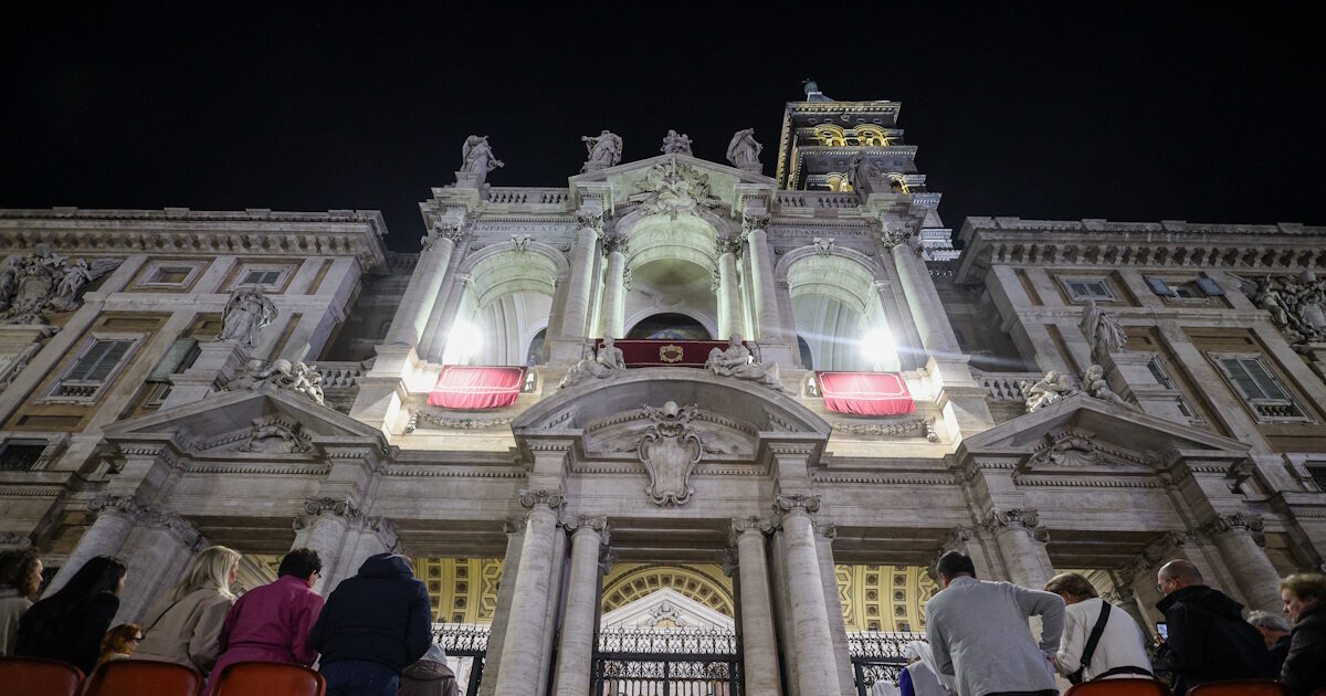 Pope Francis: immigrants, homeless and imprisoned at the funeral of 88 -year -old Pontiff