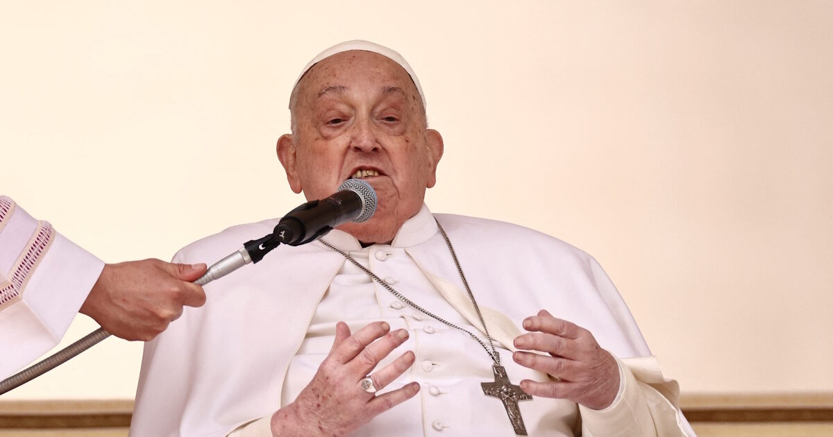 Pope Francis will give Gospel to prisoners in Rome prisons