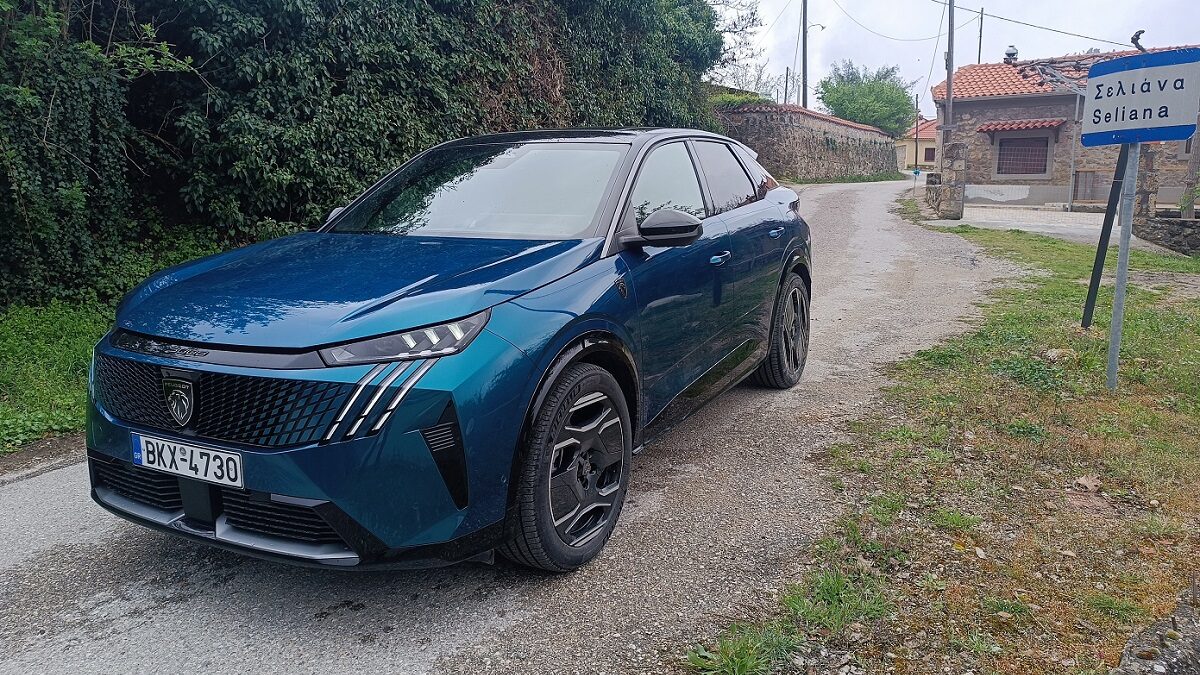 Peugeot e-3008 211hp