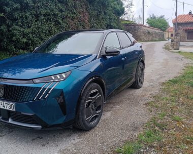 Peugeot e-3008 211hp