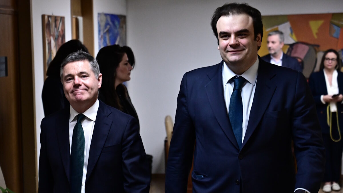 Ο υπουργός Οικονομικών, Κυριάκος Πιερρακάκης και ο επικεφαλής του Eurogroup, Πασκάλ Ντόναχιου