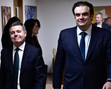 Ο υπουργός Οικονομικών, Κυριάκος Πιερρακάκης και ο επικεφαλής του Eurogroup, Πασκάλ Ντόναχιου