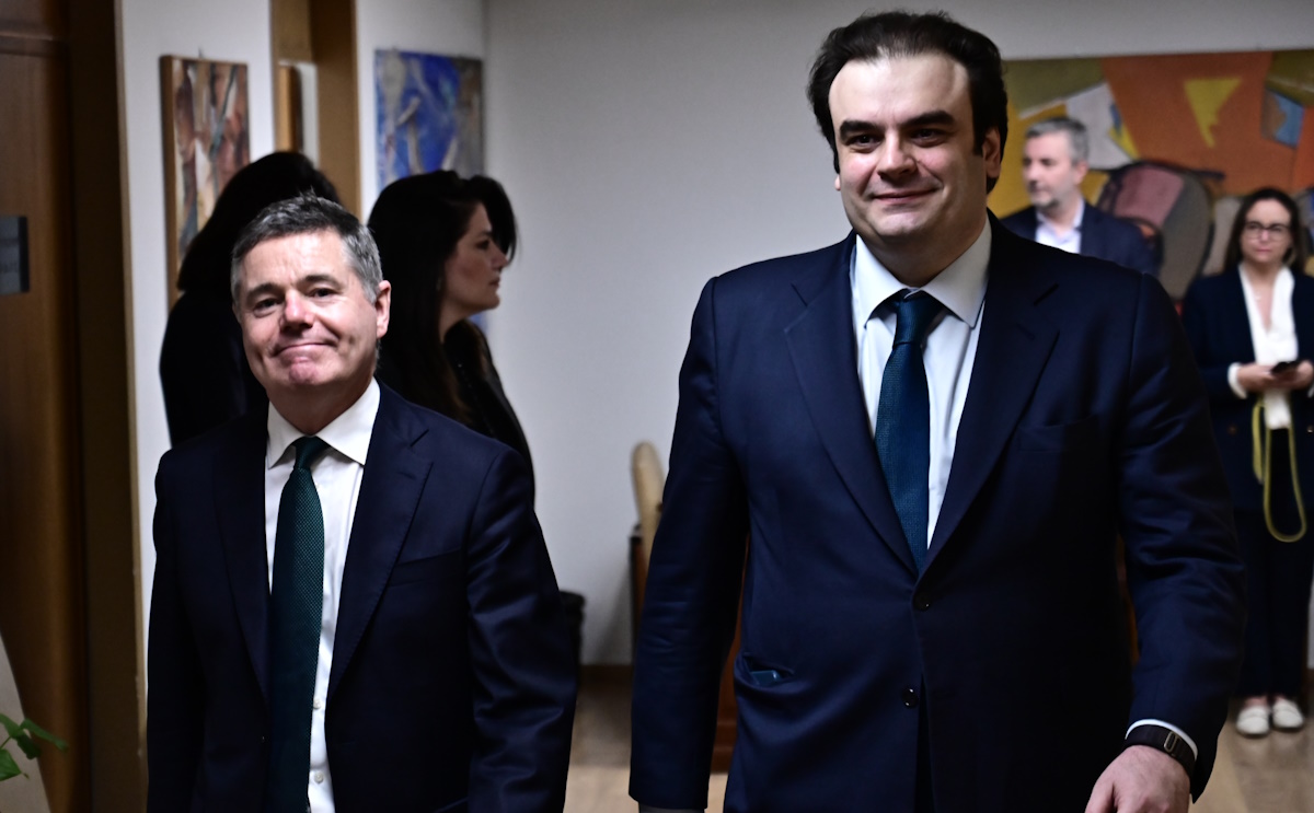 Ο υπουργός Οικονομικών, Κυριάκος Πιερρακάκης και ο επικεφαλής του Eurogroup, Πασκάλ Ντόναχιου