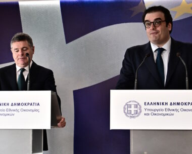 Ο Κυριάκος Πιερρακάκης και ο Πασκάλ Ντόναχιου