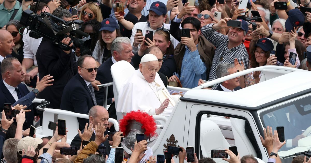 Pope Francis: His last Easter – defied pain and bid farewell to the world