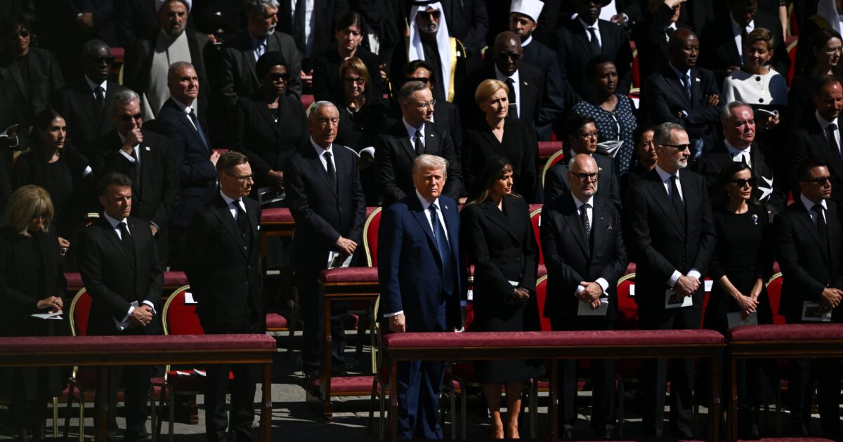 Funeral Francis Funeral: In the first row Donald Trump with Melania and between two of Zelenski’s closest allies
