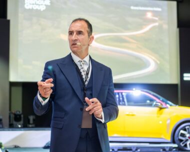 Στήβεν Σίρτης Renault Dacia