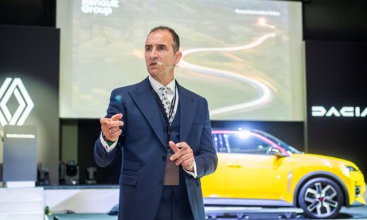 Στήβεν Σίρτης Renault Dacia