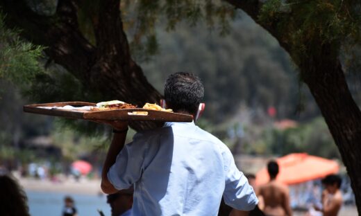 Εργαζόμενος στην εστίαση