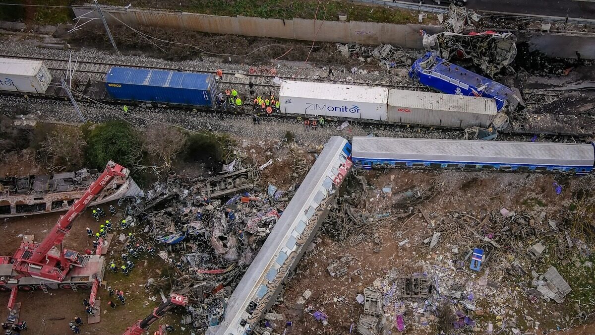 Εικόνα από drone μετά το σιδηροδρομικό δυστύχημα στα Τέμπη