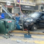 Αυτοκίνητο έπεσε πάνω σε κάδους στη Θεσσαλονίκη
