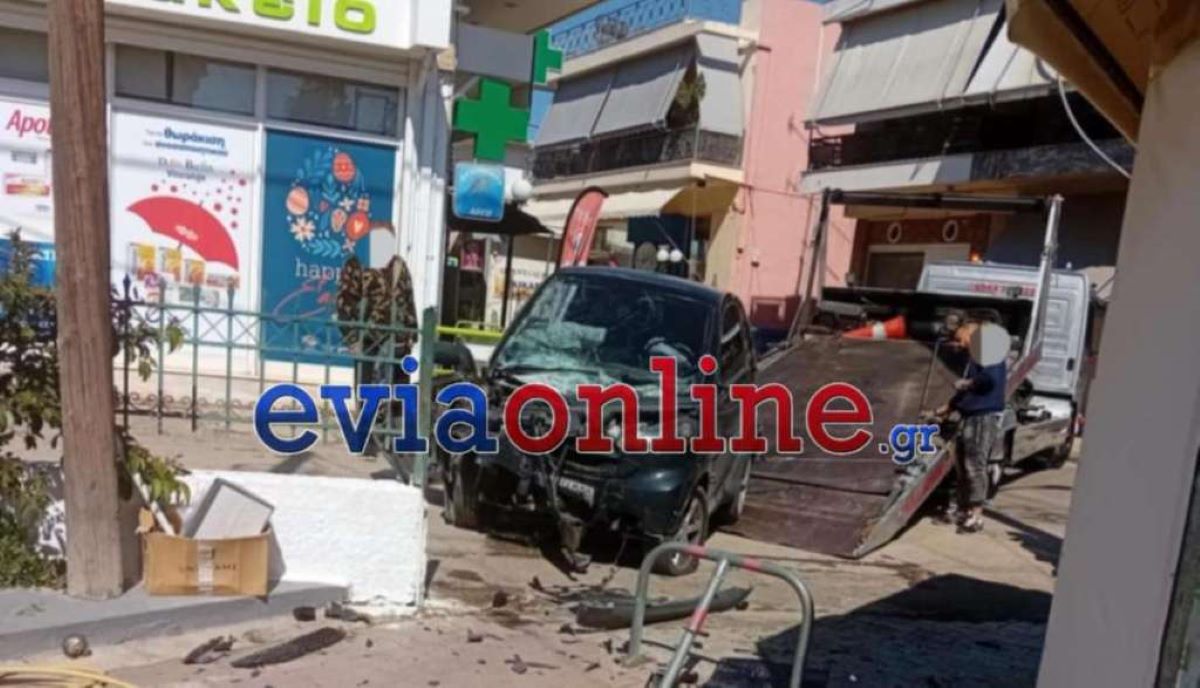 Από τη σφοδρή σύγκρουση στην Εύβοια, τραυματίστηκε σοβαρά η οδηγός του ΙΧ