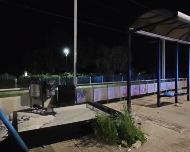 Σοβαρές υλικές στη στάση μετά το ατύχημα