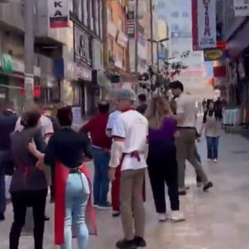 Δευτερόλεπτα μετά την ισχυρή δόνηση στην Κωνσταντινούπολη