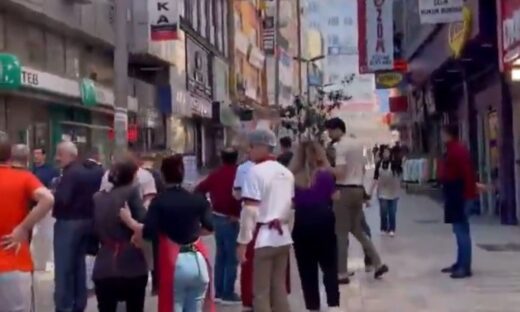 Δευτερόλεπτα μετά την ισχυρή δόνηση στην Κωνσταντινούπολη